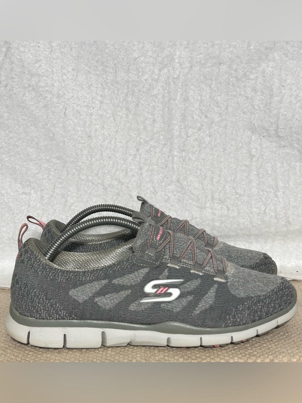 Skechers Womens Grey Sport Bungee Lace Memory Foam Active Sneakers Shoes SZ US 8